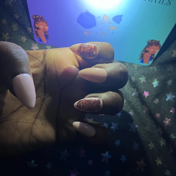 Boutique Sage Custom Press-On Nails - Cream and Gold - Picture 13 of 13